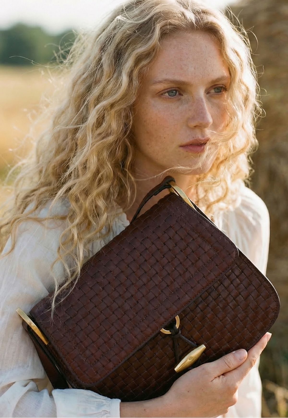 Elegante Lederhandtasche mit Klappe für Damen – Seravelle