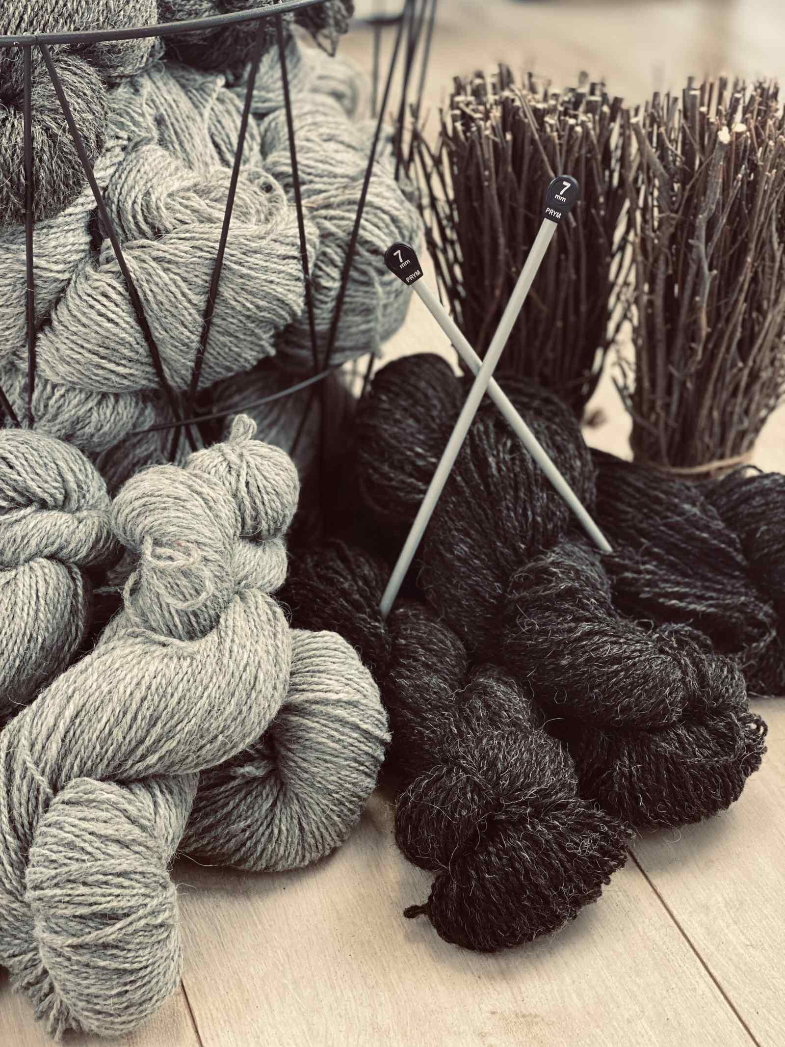 Sheep's wool for knitting Dark Grey 1kg