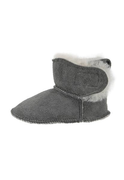 Sheepskin baby shoes with velcro