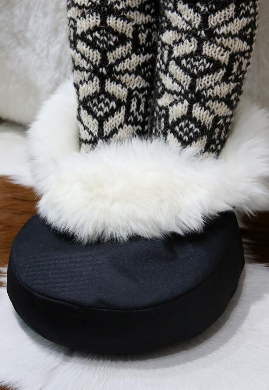 Lammfell Fußwärmer - Farbe: Schwarz/Weiß