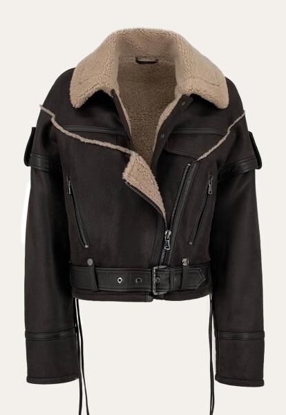 Curly Lammfelljacke – Voluminöse Eleganz inspiriert vom modernen Country Look