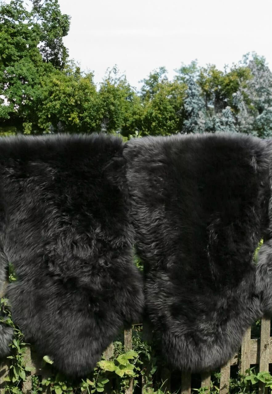 Lammfell Schwarz und Grau Töne - Farbe: Anthrazit | Größe: 60-70