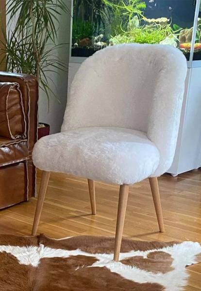 Designer chair made of lamb leather Luna