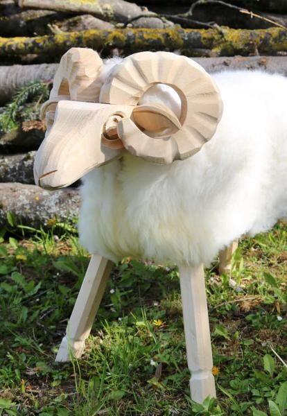 Lambskin Sheep with Natural Wood Paul White Model 41